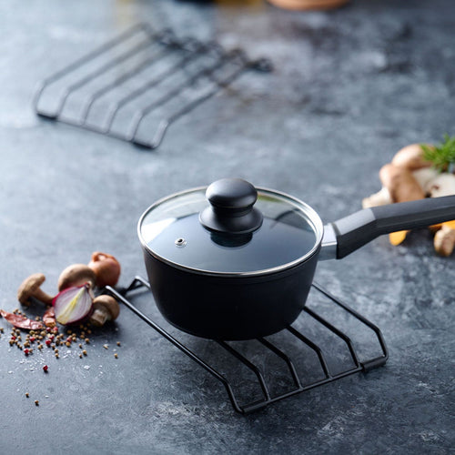 Lisomme Riv metalen pannen onderzetter zwart - 24 x 17 cm - vtwonen shop