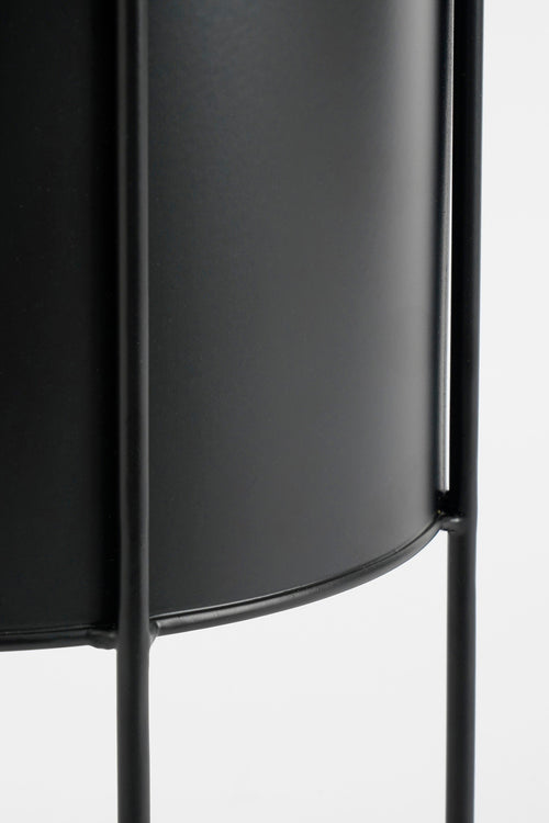 Mica Decorations Petry Bloempot op Standaard - Set van 3 - L27 x B25 x H51 cm - Metaal - Zwart - vtwonen shop