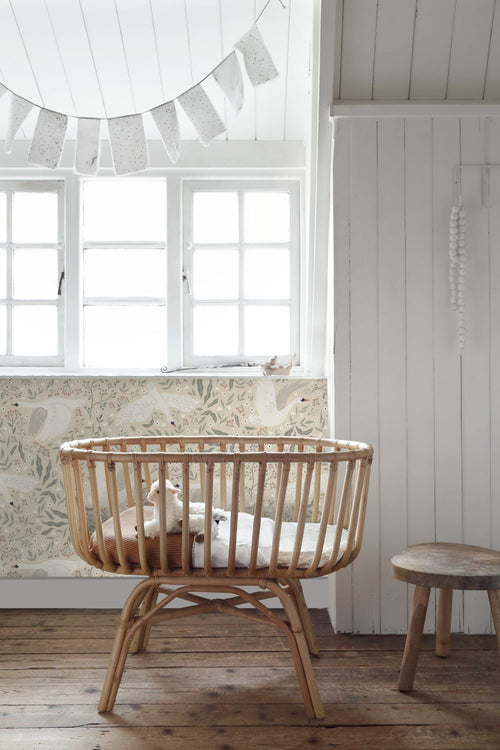 ESTAhome behang zwanen beige, wit en vergrijsd groen - 53 cm x 10.05 m - 139797