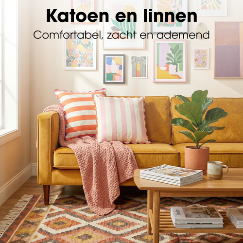 Mica Decorations Gestreept Sierkussen - Kussen met Kussenhoes - Woondecoratie Woonkamer - 45 x 45 x 10 cm - Katoen, Linnen, Polyester - Roze,