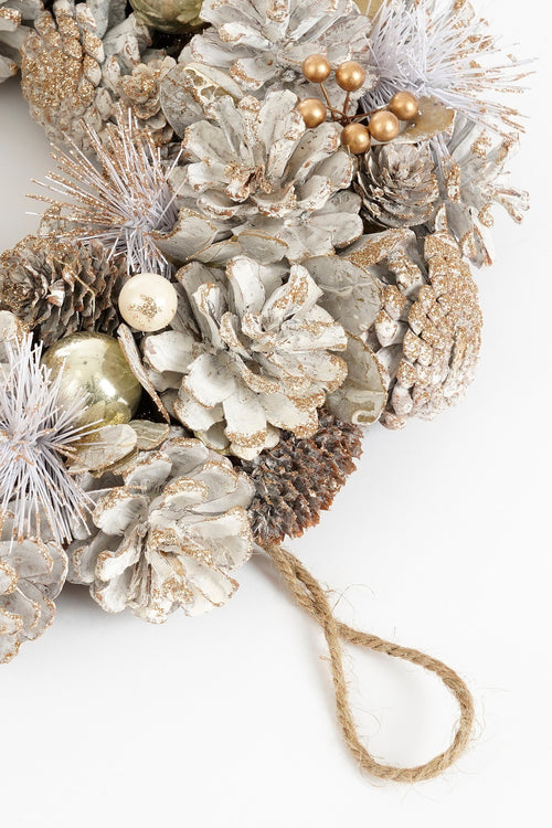 Mica Decorations Hanley Kerstkrans met Dennenappels - H9 x Ø34 cm - Wit