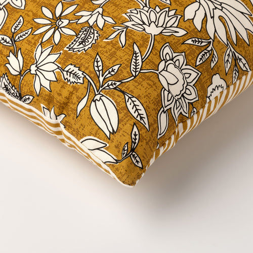 JUDITH - kussenhoes 45x45 cm - bloemenmotief - 100% katoen - Chai Tea - geel