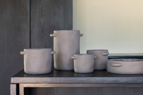 J-Line bloempot Lang Gustave voor binnen - cement - donkerbruin - Ø 20.5 cm - vtwonen shop