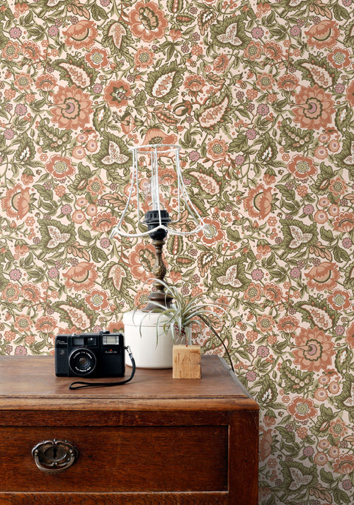 ESTAhome behang vintage bloemen groen en terracotta - 50 x 900 cm - 131494 - vtwonen shop