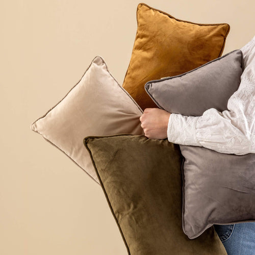FINN - sierkussen 30x50 cm - velvet - lendekussen - Chai Tea - geel