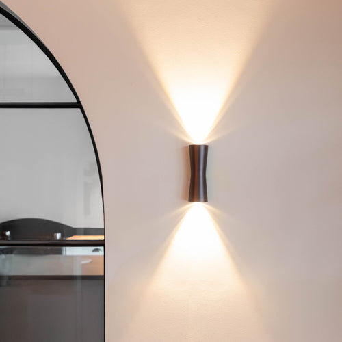 Atmooz wandlamp Thiery - geborsteld brons - 7 x 5 x H 20 cm - geïntegreerde led