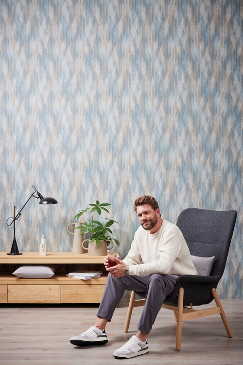 Livingwalls behang grafisch motief blauw en beige - 53 cm x 10.05 m - AS-391041 - vtwonen shop