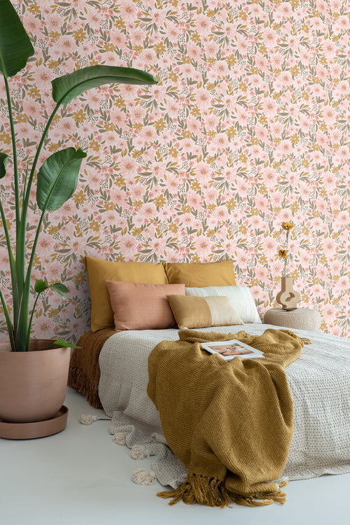 ESTAhome behang bloemen licht roze, okergeel en vergrijsd groen - 50 x 900 cm - 130923 - vtwonen shop