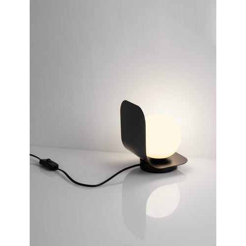 Nova Luce KAMEN Bolvormige tafellamp, zandkleurig zwart, opaal, E16 fitting, 1x5W, aan/uit-schakelaar.