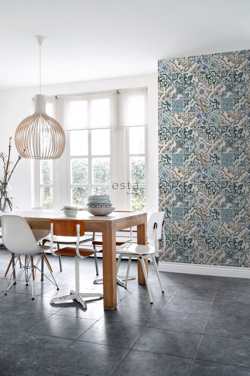 ESTAhome behang tegelmotief blauw en beige - 50 x 900 cm - 139290 - vtwonen shop