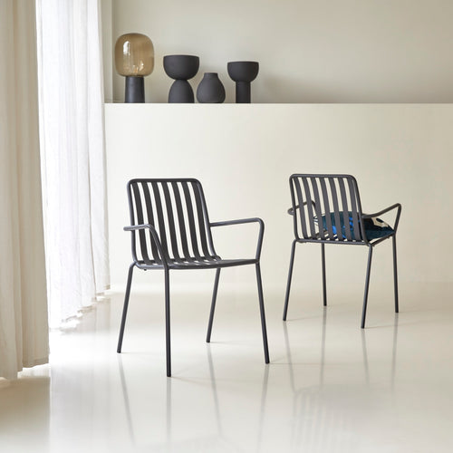 Tikamoon Zwarte metalen fauteuil - Zwart - vtwonen shop