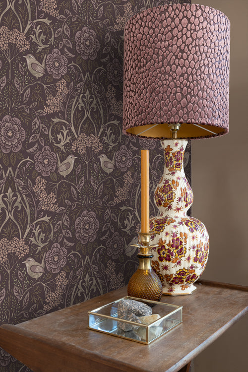 ESTAhome behang bloemen en vogels mauve paars - 53 cm x 10.05 m - 131208