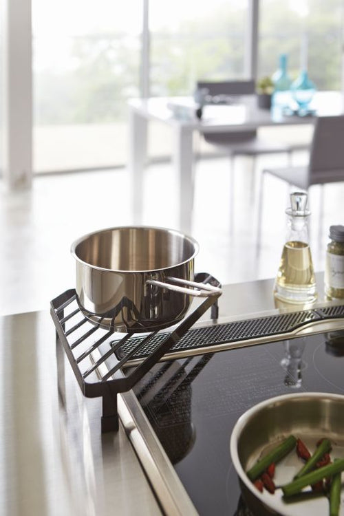 Yamazaki Hoekrek voor Fornuis - Tower - Zwart - vtwonen shop