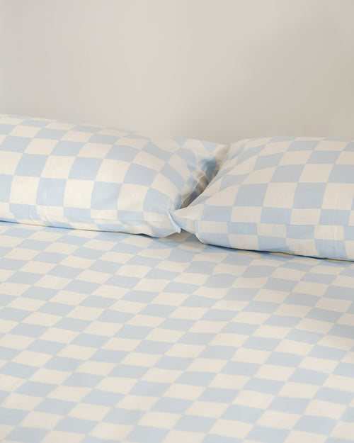 noo.ma Plu Pillowcase katoensatijn 300 TC 60x70 cm, Baby Blue & Cocoa Brown