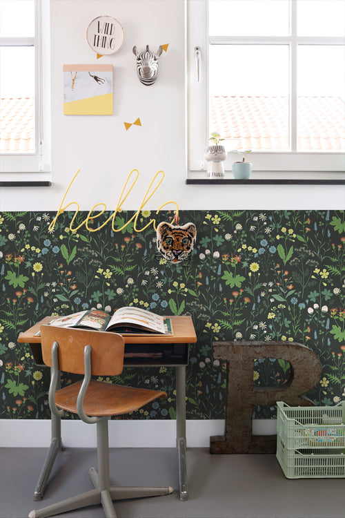 ESTAhome behang veldbloemen multicolor op zwart - 53 cm x 10.05 m - 139392