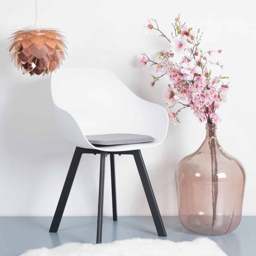 Lisomme Rene Eetkamerstoel Kunststof Wit - Zwarte Poten - vtwonen shop