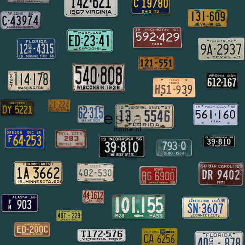 ESTAhome XXL behang vintage license plates petrolblauw - 50 x 900 cm - 158502 - vtwonen shop