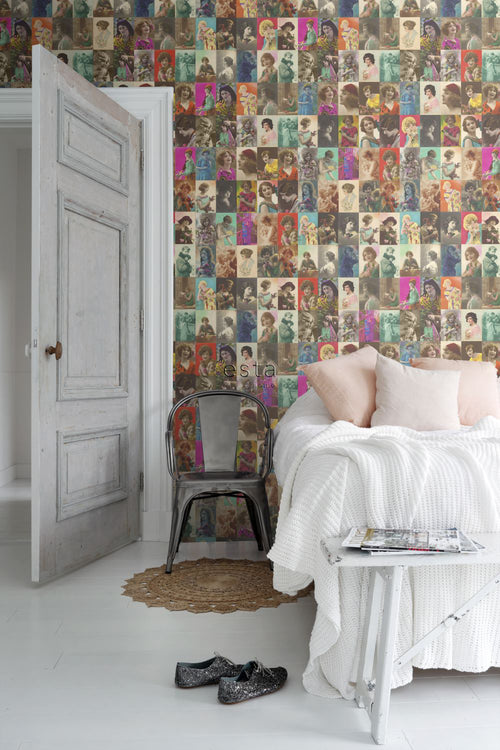 ESTAhome XXL behang vintage ansichtkaarten met vrouwengezichten meerkleurig - 50 x 900 cm - 158102