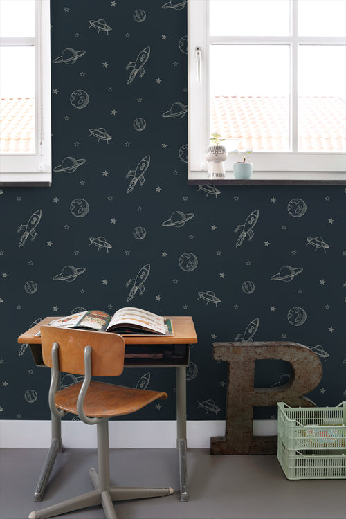 ESTAhome glow-in-the-dark behang planeten in de ruimte donkerblauw - 53 cm x 10.05 m - 139761