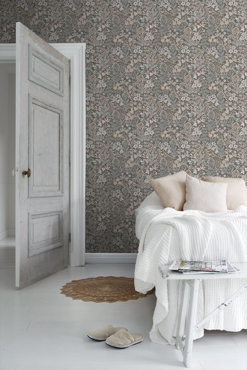 Borastapeter behang veldbloemen roze, vergrijsd groen en bruin - 53 cm x 10.05 m - 660349 - vtwonen shop