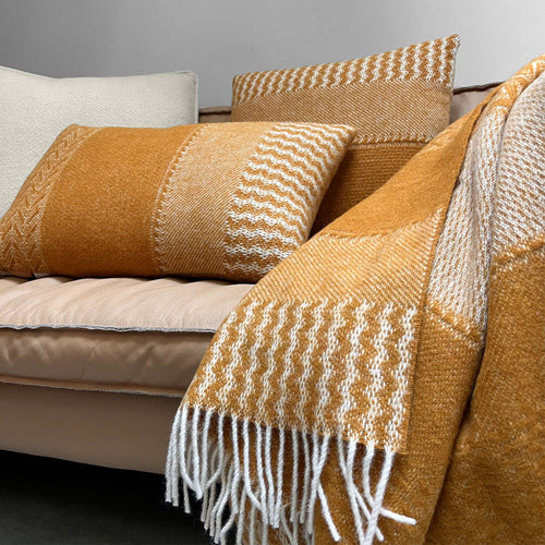 Malagoon kussen Uptown - oker - 35x60cm 100% wol