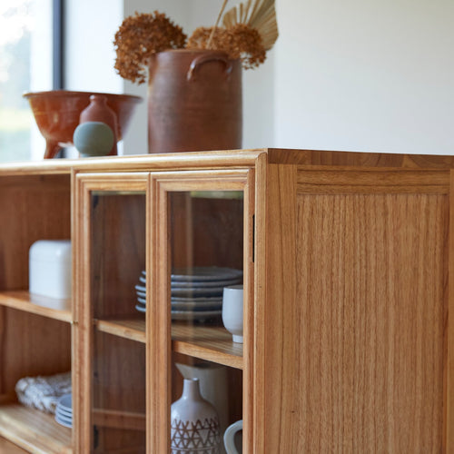 Tikamoon Lage vitrinekast van mindihout - Naturel - vtwonen shop