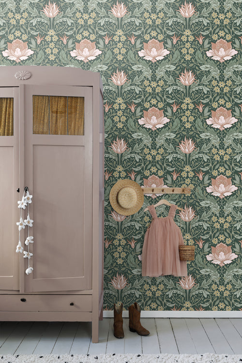 ESTAhome behang vintage bloemen in art nouveau stijl donkergroen en licht roze - 50 x 900 cm - 131081 - vtwonen shop