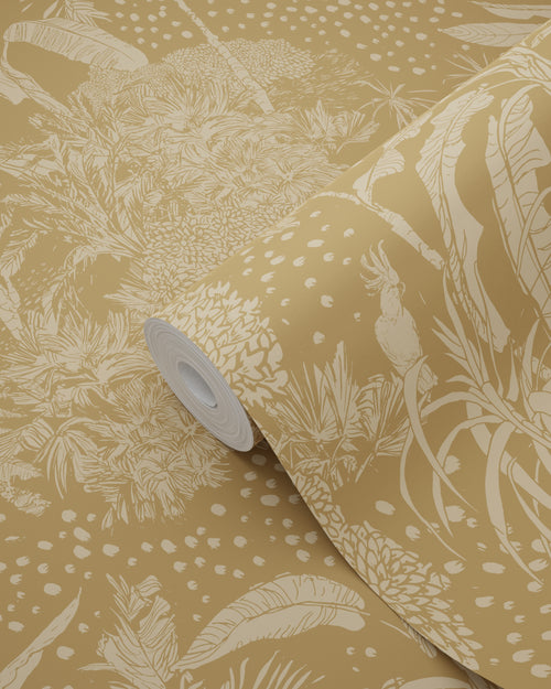 ESTAhome behang tropische bladeren okergeel - 50 x 900 cm - 139893 - vtwonen shop