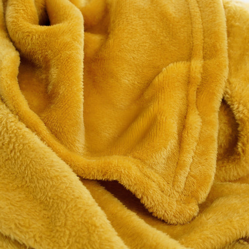 Mica Decorations Famke Fleece Plaid - L180 x B130 cm - Geel - vtwonen shop