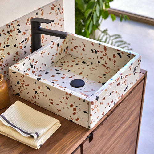 Tikamoon Vierkante waskom van bruin premium terrazzo b. 40 cm - Bruin