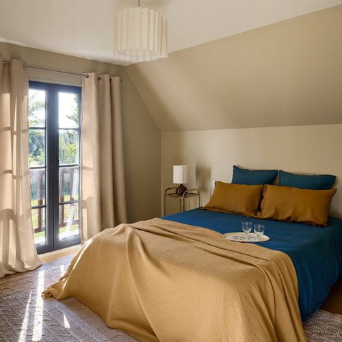 Madura Dekbedovertrek Carlina olie en zwarte hommels 140x200 cm