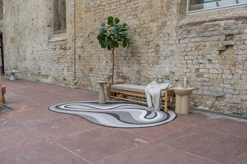 Interieur05 Organisch gevormd buitenkleed Loop Stone Zwart - 240 x 340 cm - vtwonen shop