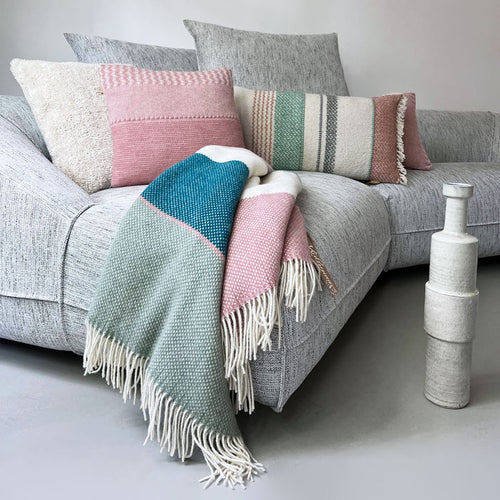 Malagoon kussen Uptown - roze - 45x45cm 100% wol