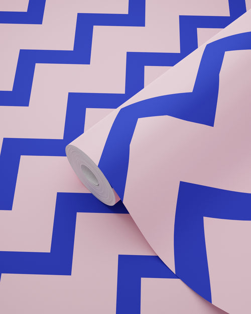ESTAhome behang zigzag motief blauw en roze - 50 x 900 cm - 131485