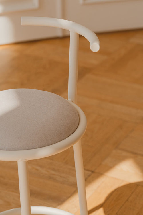 noo.ma HOGO Barkruk - met rugleuning - Piazza Beige - vtwonen shop