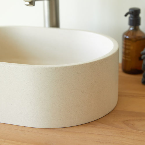 Tikamoon Ovale wastafel in terrazzo cream b. 40 cm - Beige