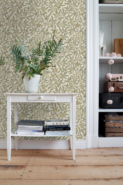 ESTAhome behang exotisch fruit en bladeren olijfgroen - 50 x 900 cm - 131168 - vtwonen shop