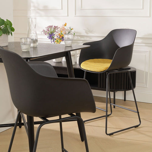 Nolon Nino-Liz Barkruk Zwart - Okergeel Kussen - Zwart Frame - 65 cm