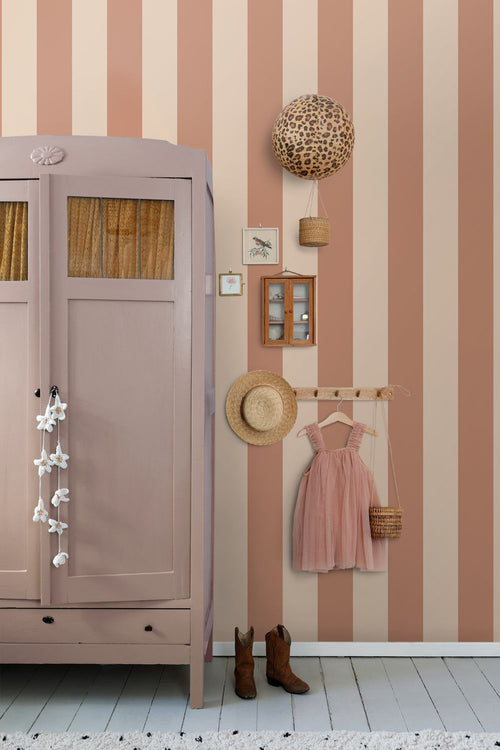ESTAhome behang strepen beige en terracotta - 50 x 900 cm - 131968