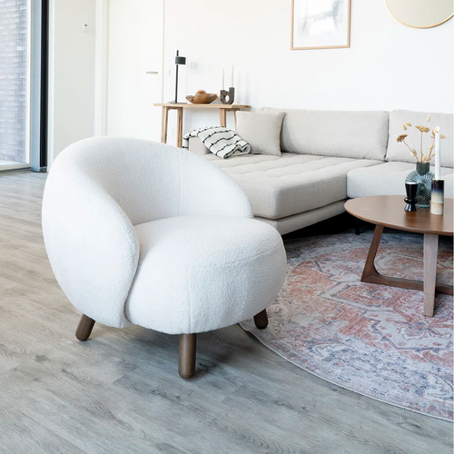 Artichok Mona ronde fauteuil met walnoot poten - teddystof wit