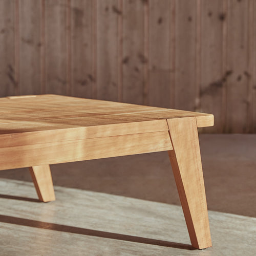 Tikamoon Lage tuintafel van massief teakhout - Lichtbruin - vtwonen shop