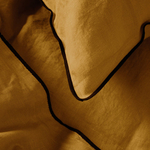 Madura Dekbedovertrek Carlina bronzen en zwarte hommel 140x200 cm