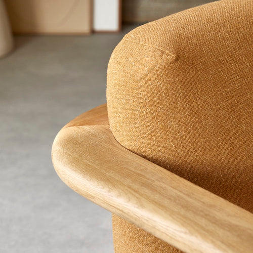 Tikamoon Fauteuil in massief eikenhout en camelbruine stof - Lichtbruin