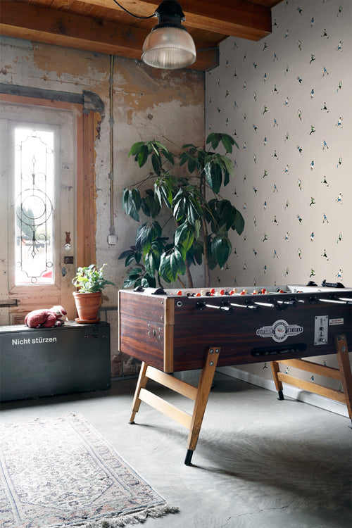 ESTAhome behang voetbalspelers beige - 50 x 900 cm - 131279 - vtwonen shop