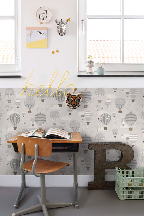 ESTAhome behang luchtballonnen grijs en bruin - 50 x 900 cm - 131344 - vtwonen shop