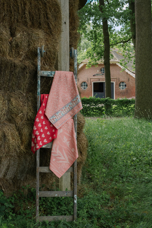 Luxe Keukendoek en Theedoek Hearts Rood Bunzlau Castle - 100% biologisch GOTS katoen