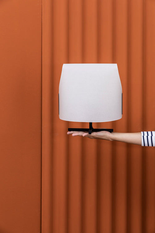 Faro Luang Kleine zwarte, beige tafellamp