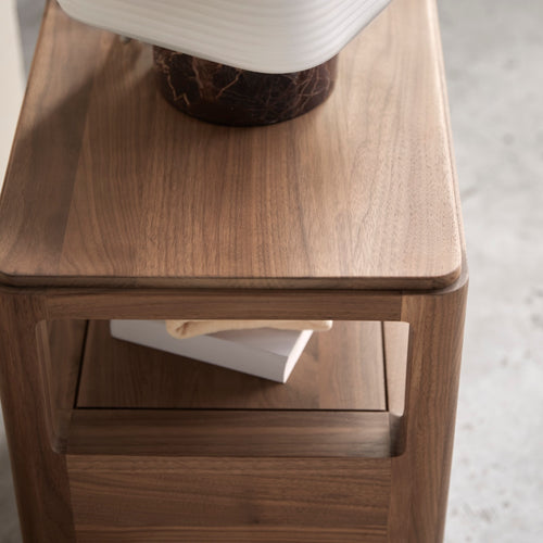 Tikamoon Nachtkastje van massief notenhout met 1 lade - Bruin - vtwonen shop