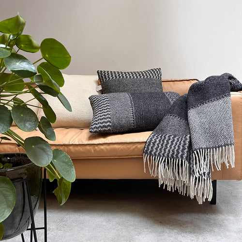 Malagoon kussen Uptown - zwart - 45x45cm 100% wol