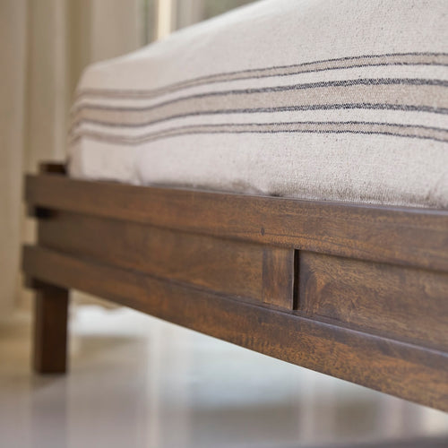 Tikamoon Bed van massief mangohout 160 x 200 cm - Bruin